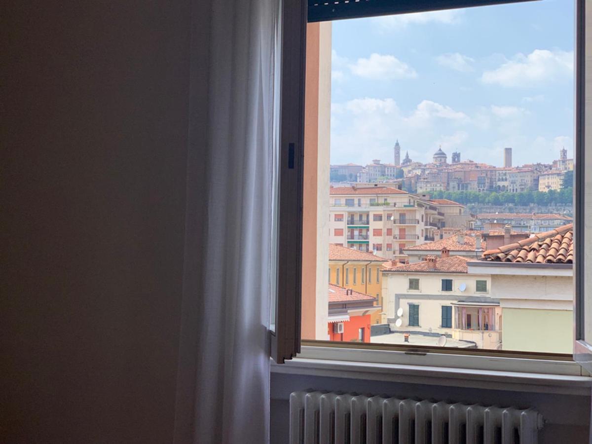 Camozzi Central Apartment ベルガモ エクステリア 写真